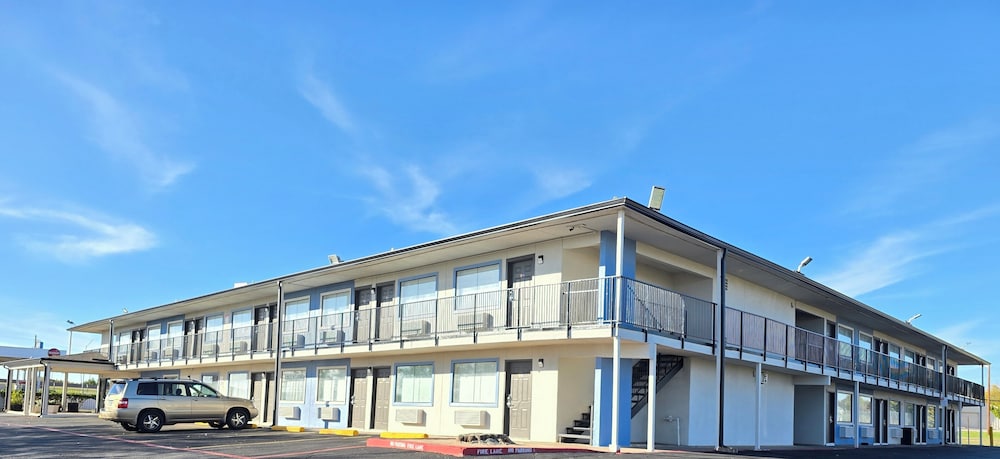 Days Inn by Wyndham Wichita Falls 2/50