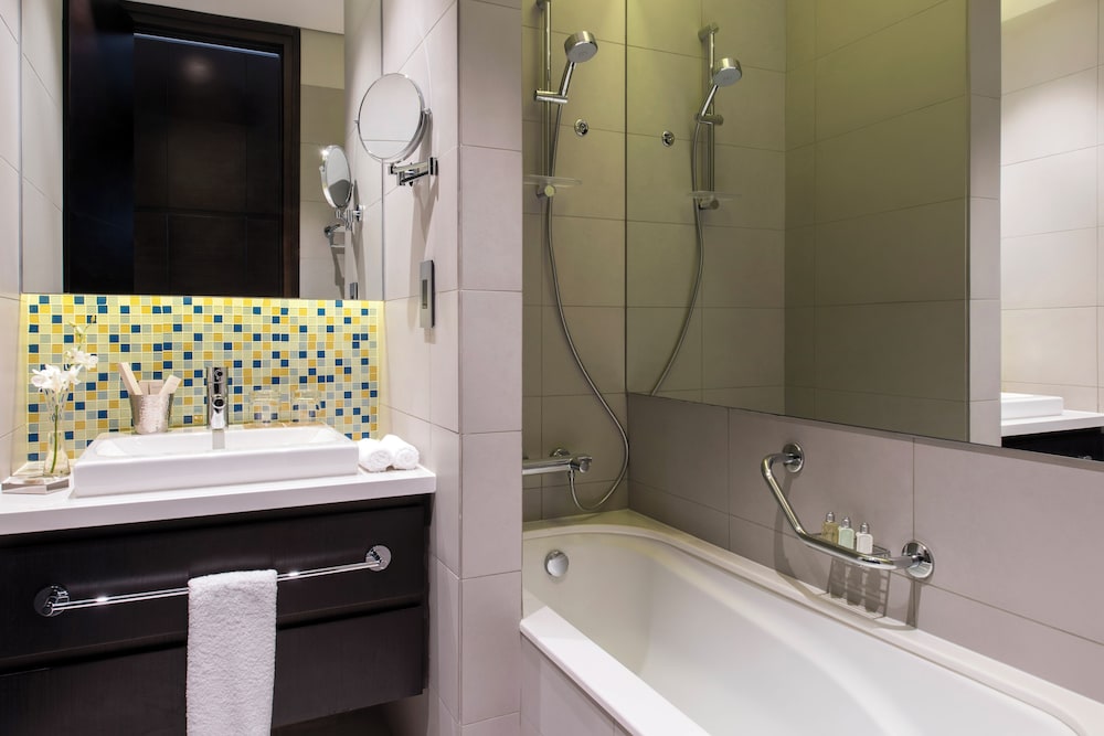 2 BEDROOMS, PENTHOUSE, SUITE