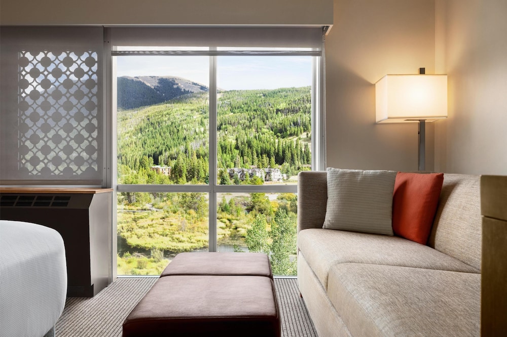 Hyatt Place Keystone 27/50