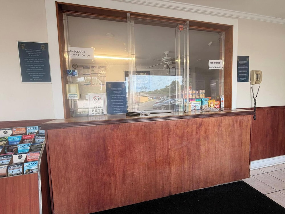 Economy 7 Inn Hampton W Pembroke 20/64