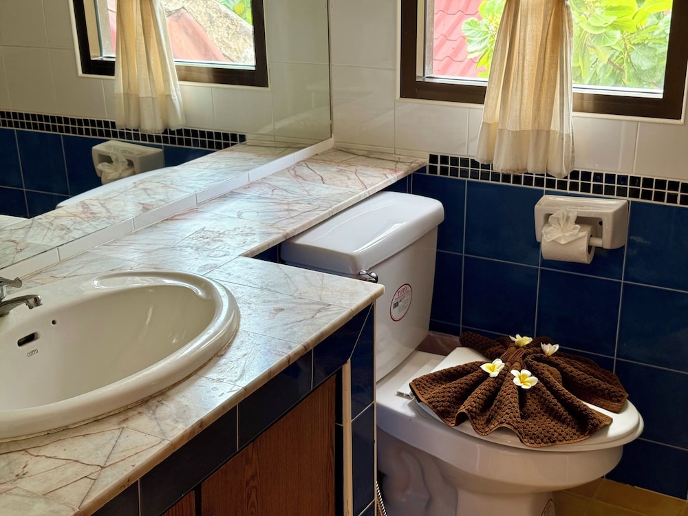 Deluxe, Double Bed, Garden View