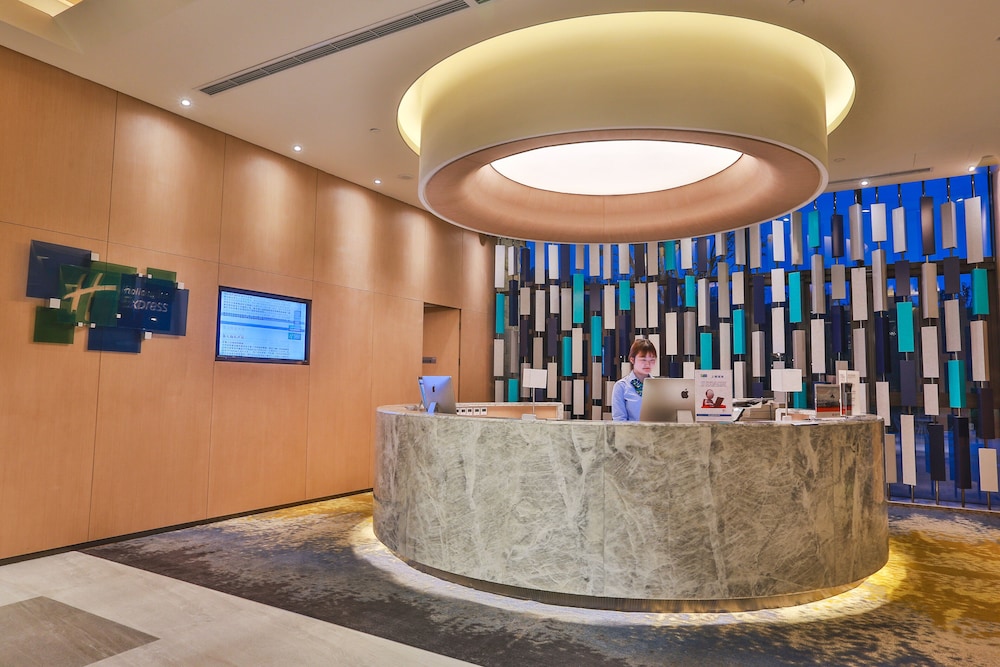 HOLIDAY INN EXPRESS EMEI MOUNTAIN 7/69