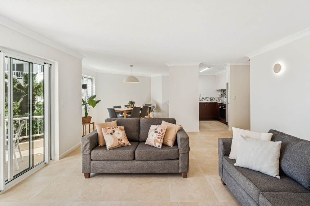 Le Beach Apartments 43/73
