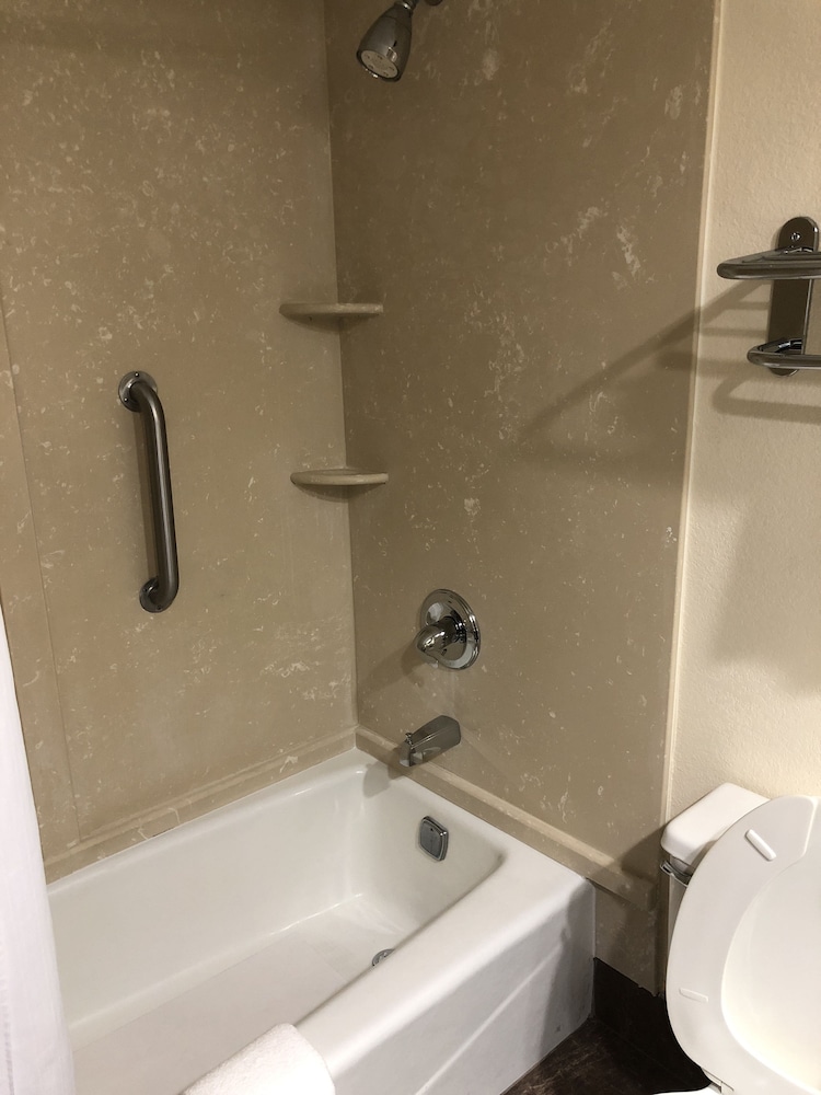 Days Inn by Wyndham Fayetteville-South/I-95 Exit 49 8/31