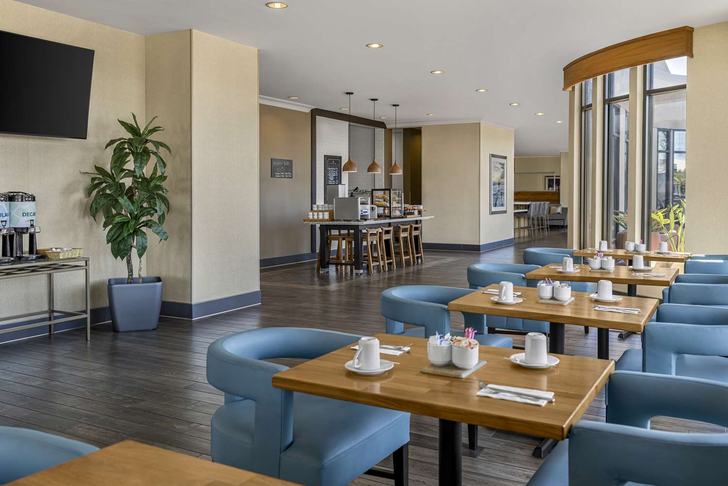 Hilton Garden Inn Los Angeles Redondo Beach 34/48