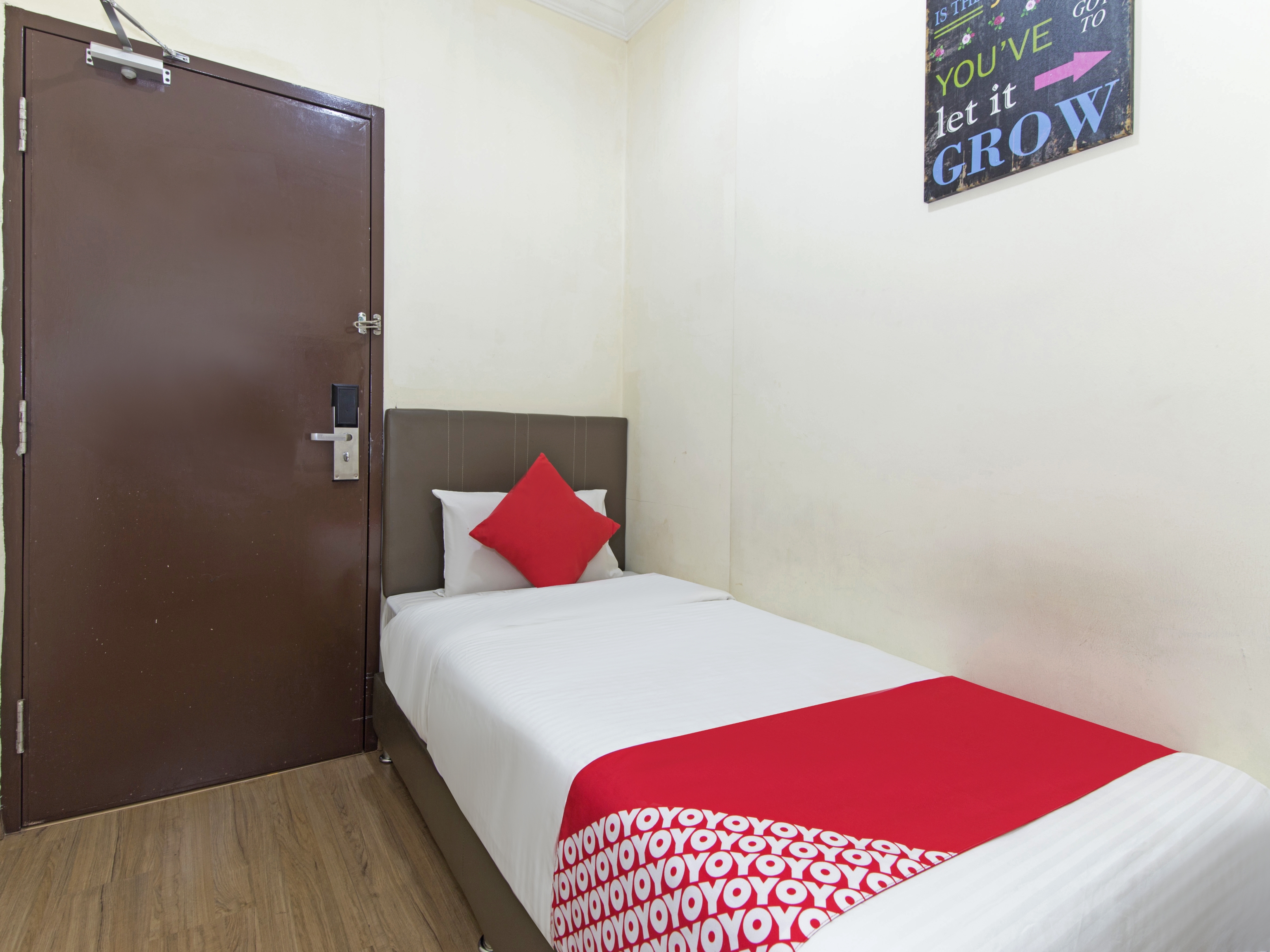 Charisma Hotel 23/32