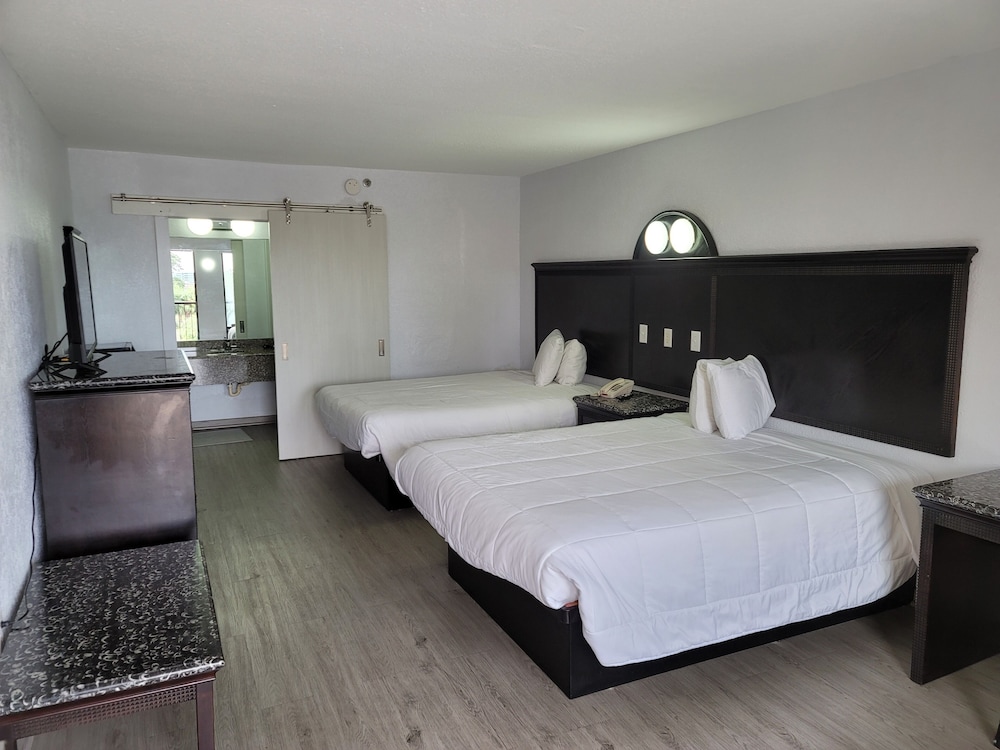 Fairway Inn 15/20