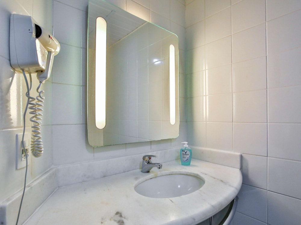 Ibis Lausanne Crissier 46/49