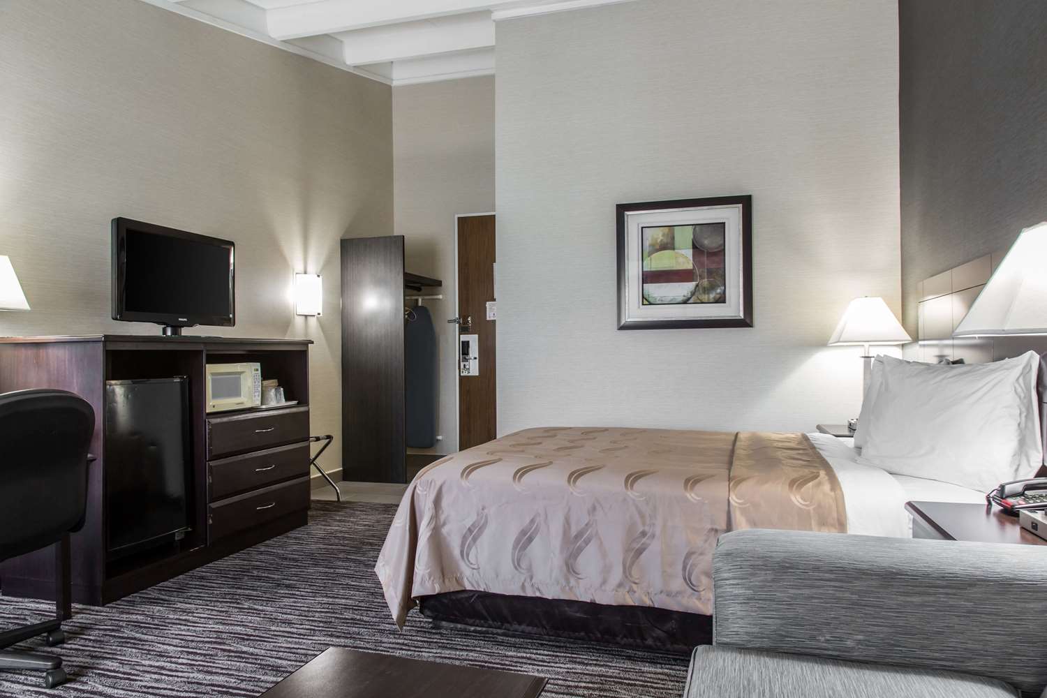 Quality Inn and Suites Danbury Near University 19/44
