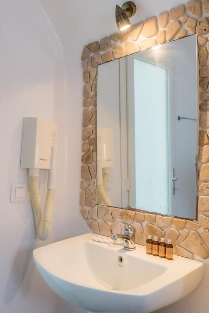 Paradise Beach Resort - Adults Only 68/69