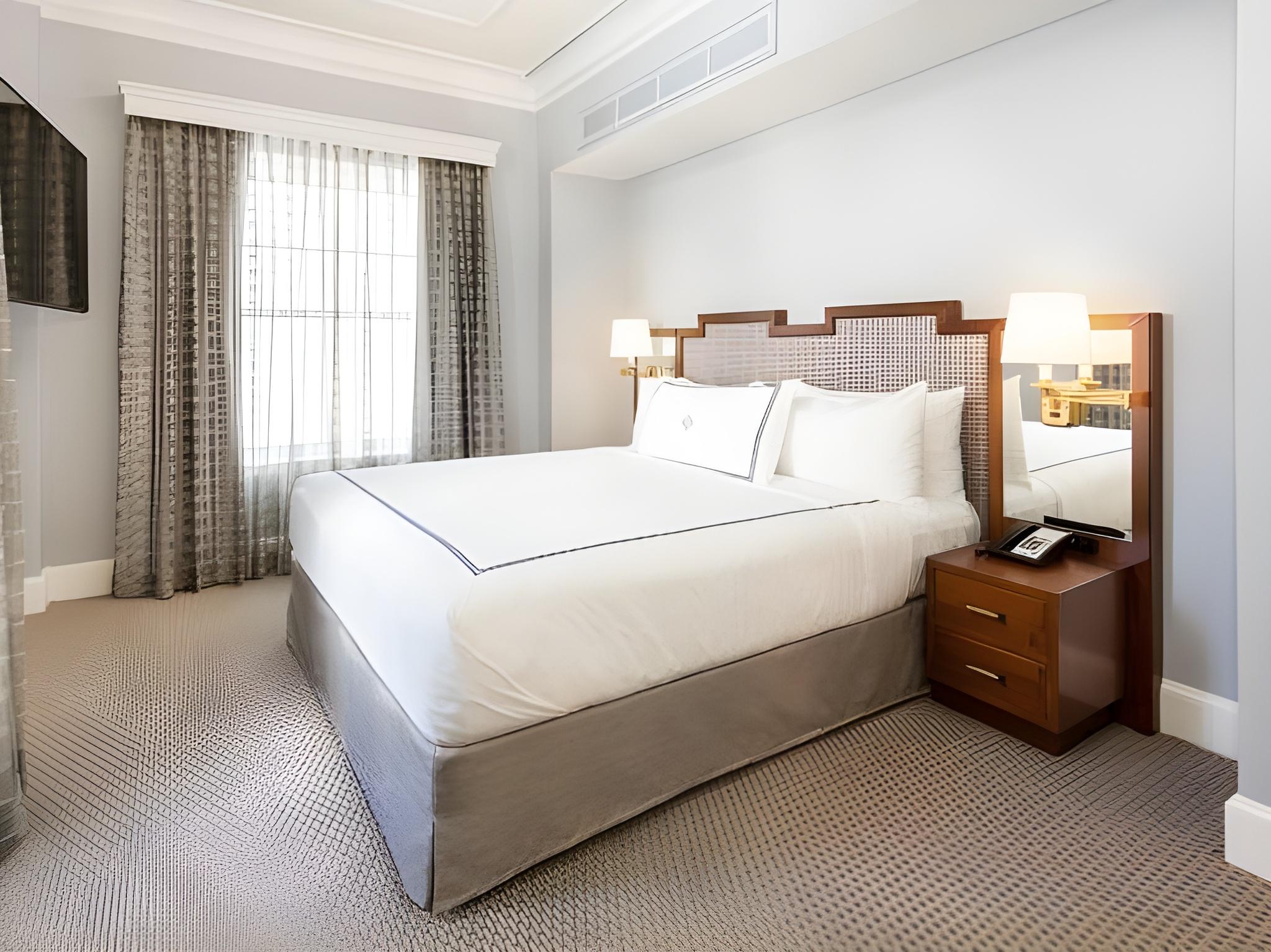 Penthouse, Suite