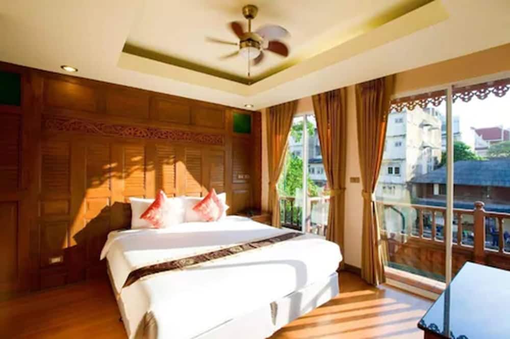 Lamphu Tree House Boutique Hotel 46/70