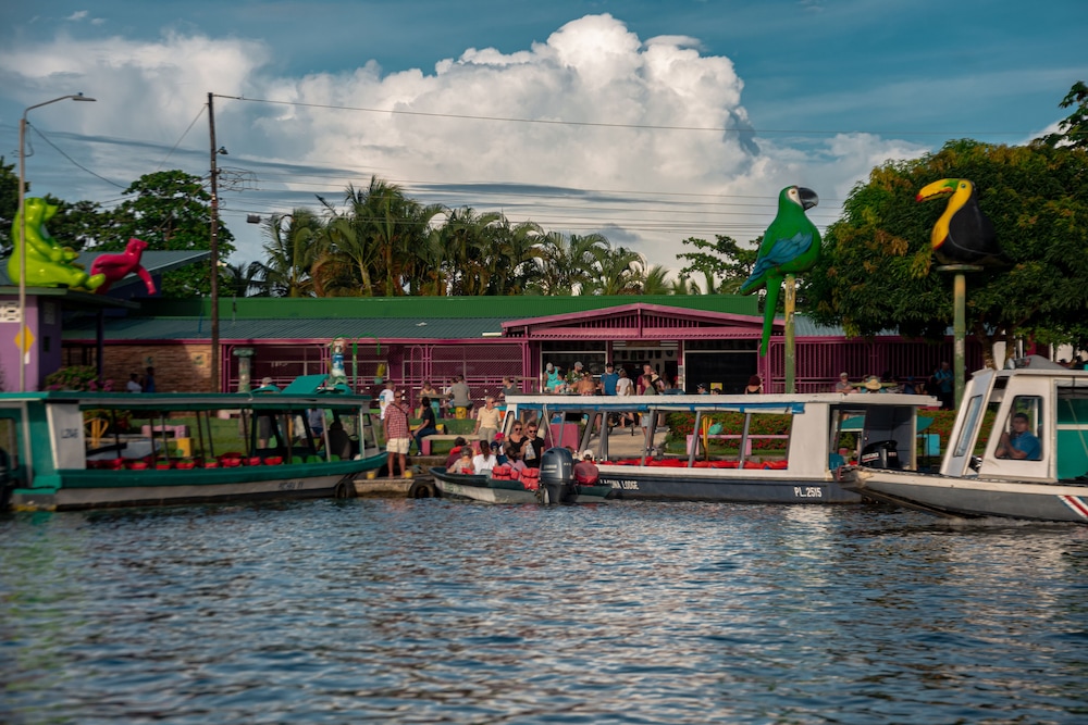 Cabinas El Icaco Tortuguero - Hostel 66/76