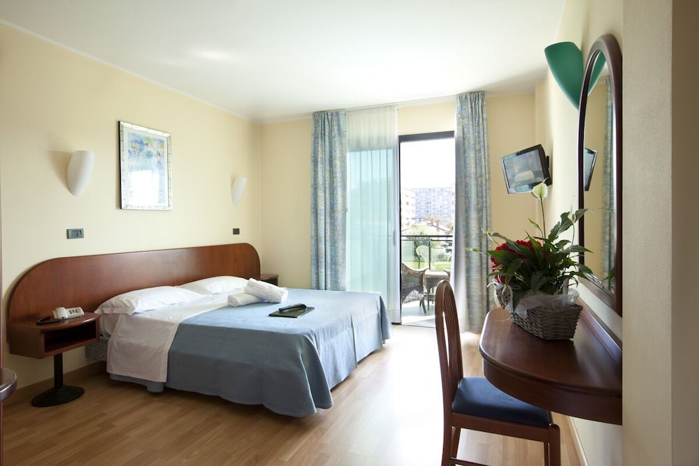 HOTEL FALCONE 6/32