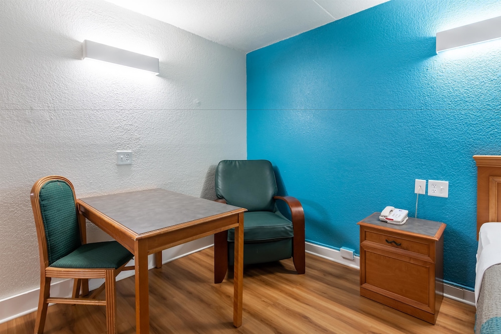 Motel6 North Little Rock, AR - McCain 40/56