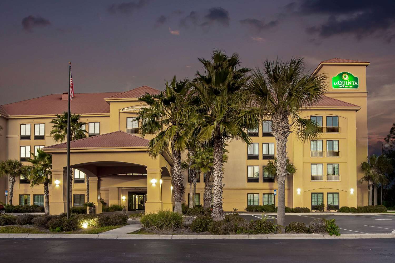 La Quinta Inn & Suites by Wyndham PCB Pier Park area 2/42