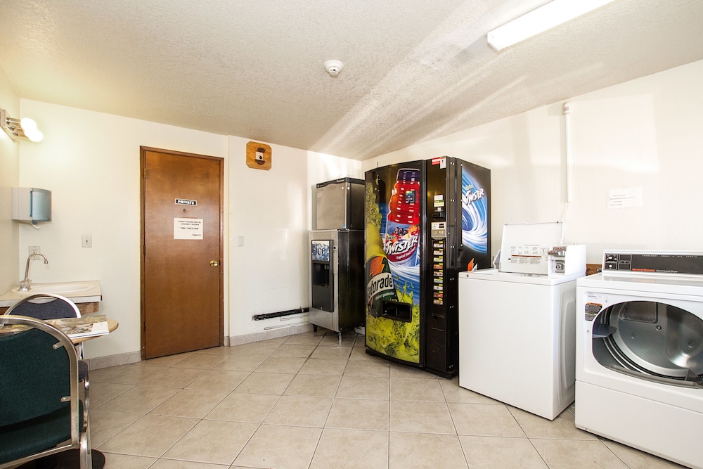 Super 8 by Wyndham Vancouver East 17/51
