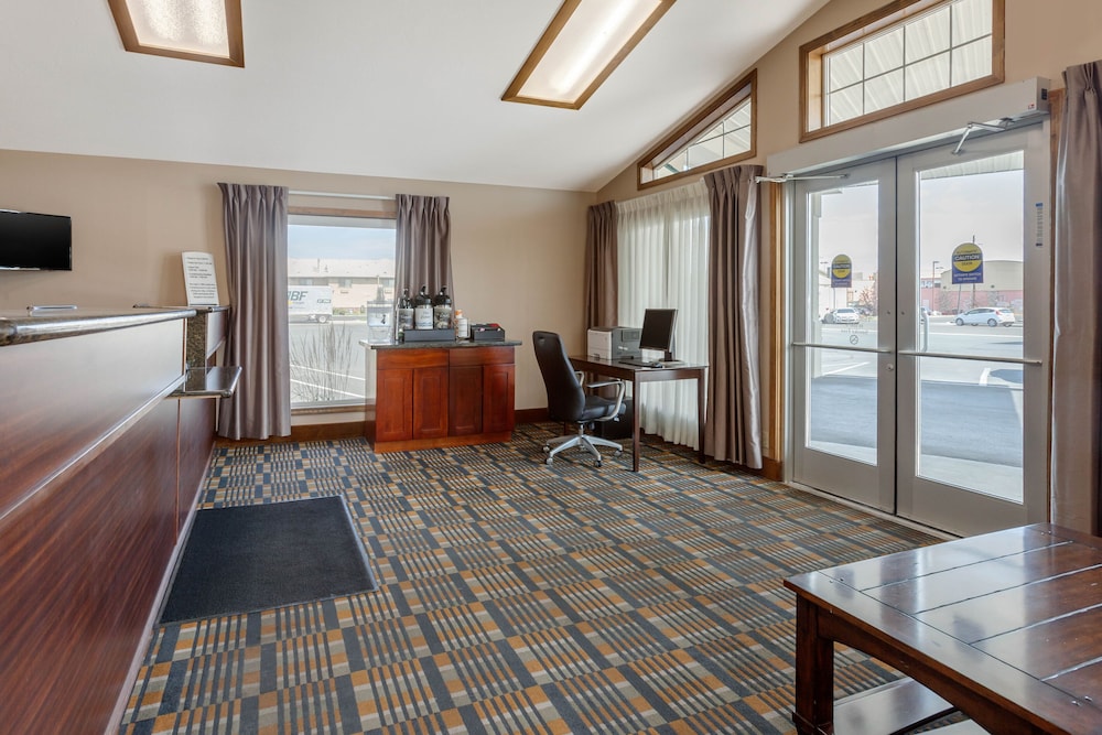 Rodeway Inn and Suites Ontario 31/45