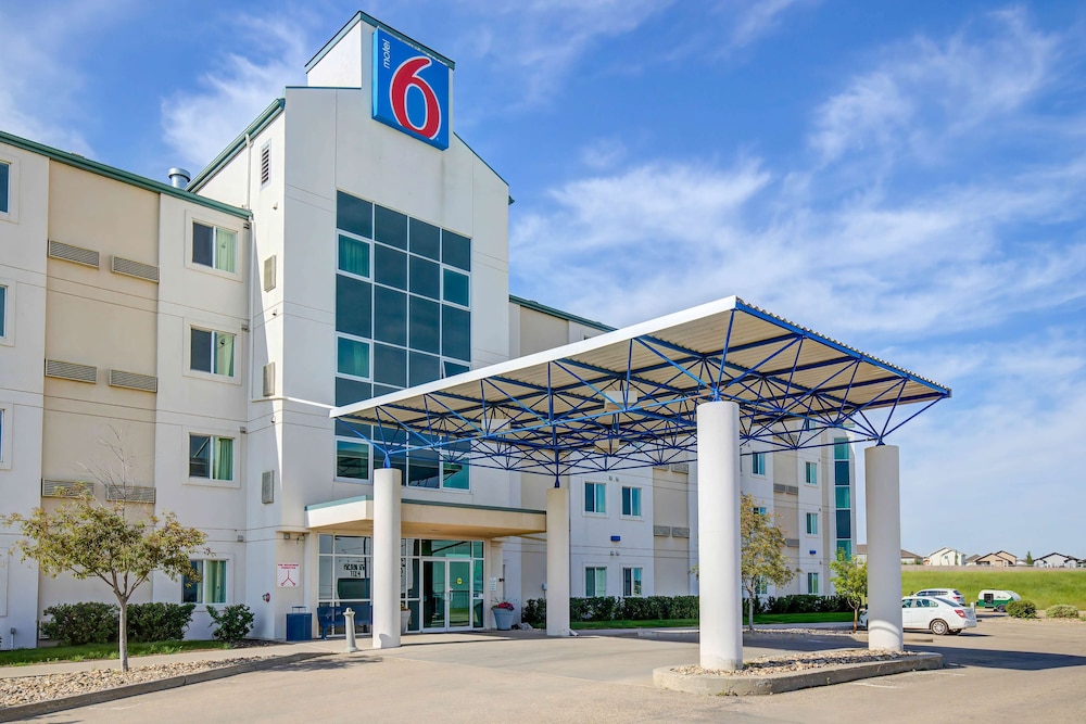 Motel6 Grande Prairie, AB 7/65