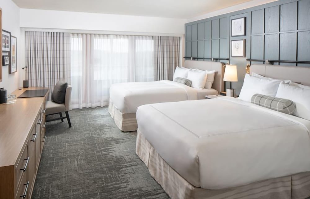 Deluxe, 2 Queen Beds