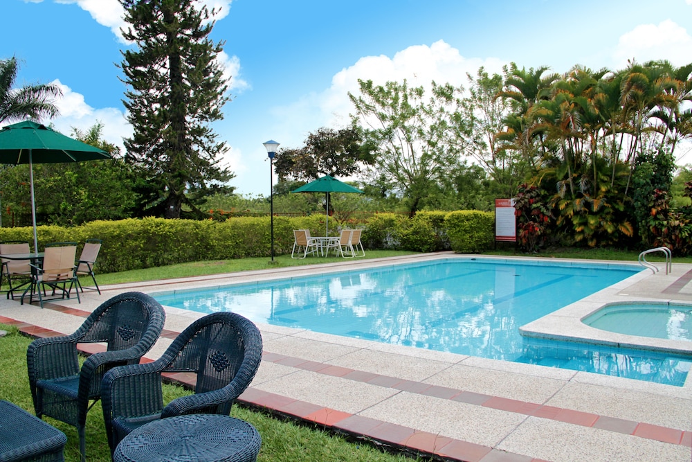 La Floresta Hotel Campestre 48/55