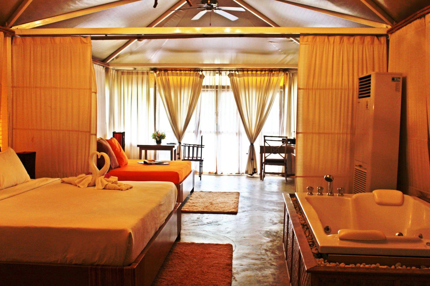 Tent, Villa