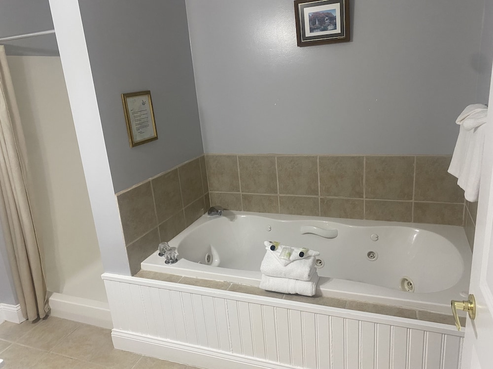 The Taber Inne Suites 52/55