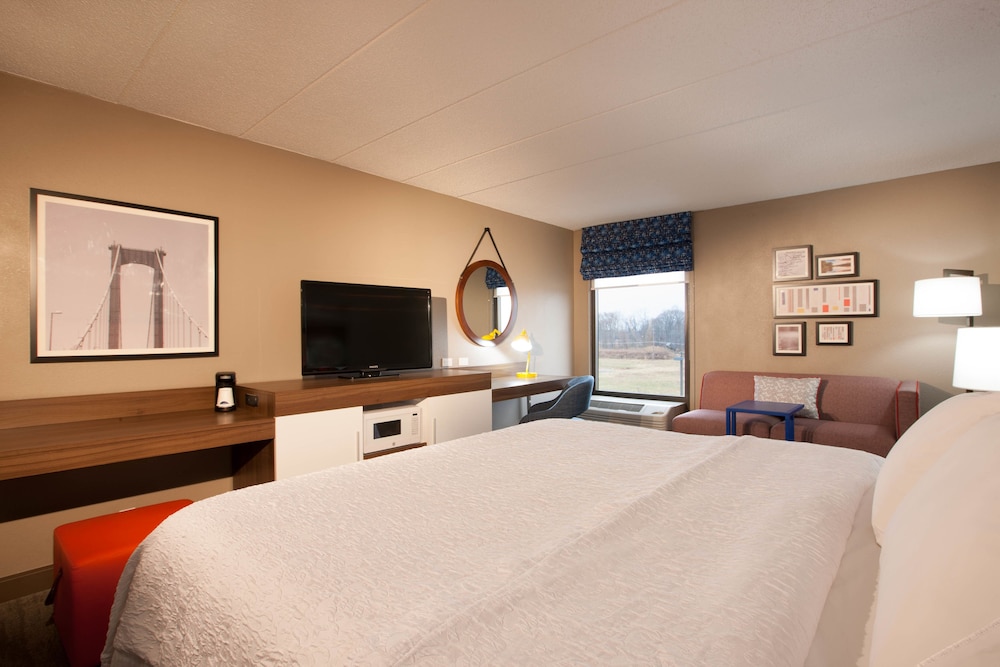 Hampton Inn Pennsville 12/48