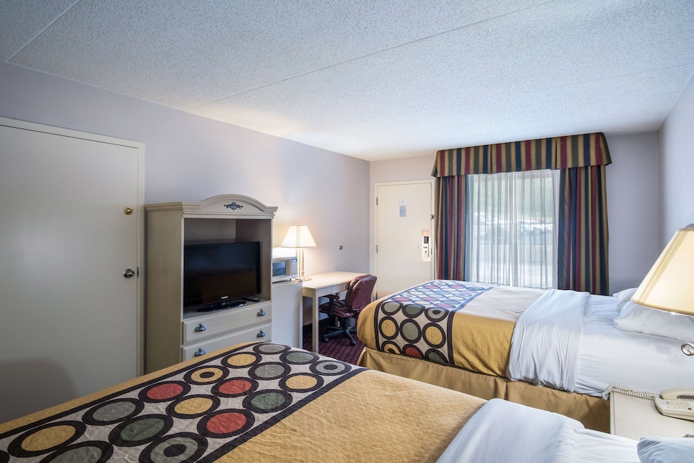 Deluxe, 2 Queen Beds
