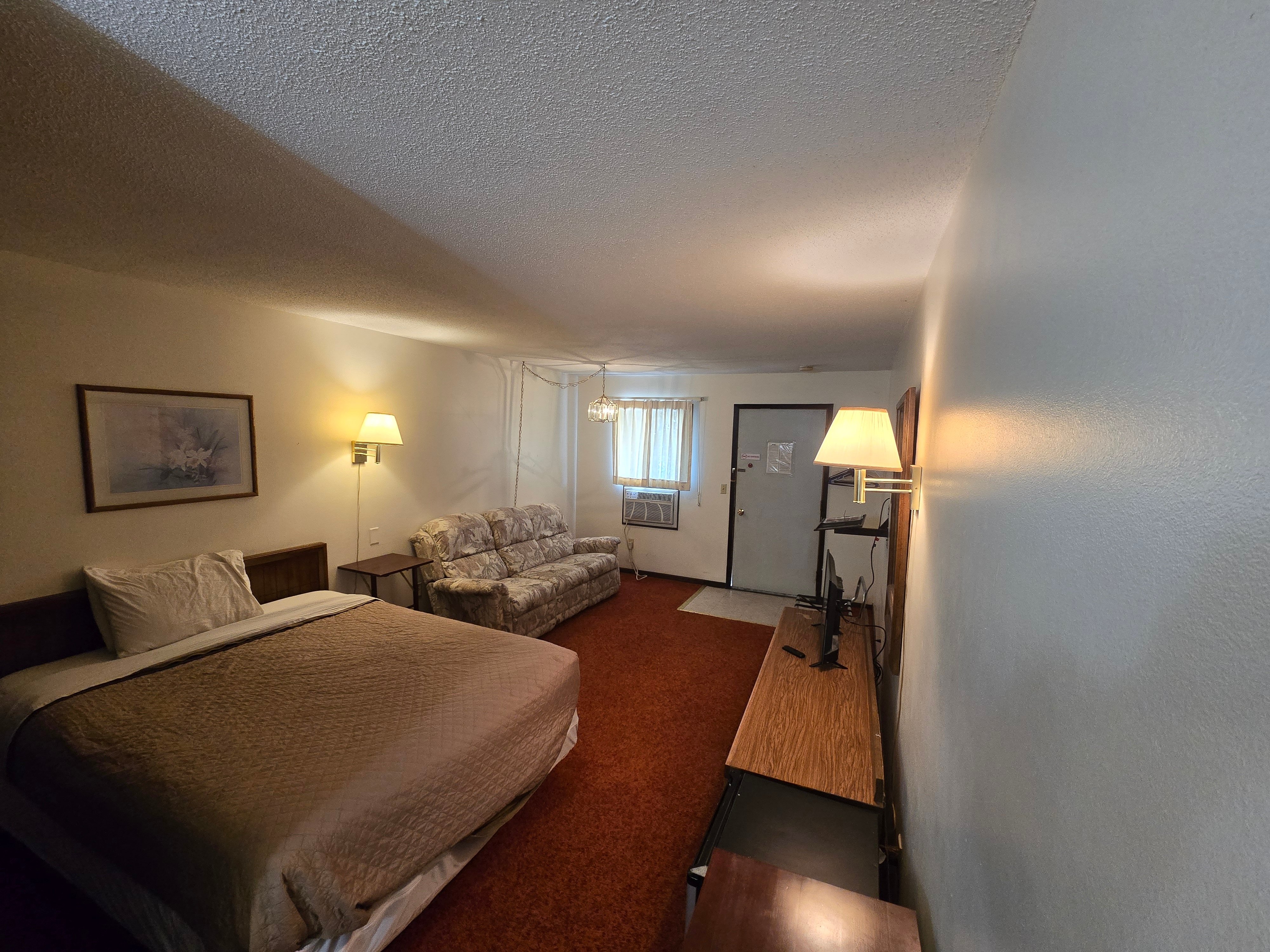OYO Sandman Inn 28/58