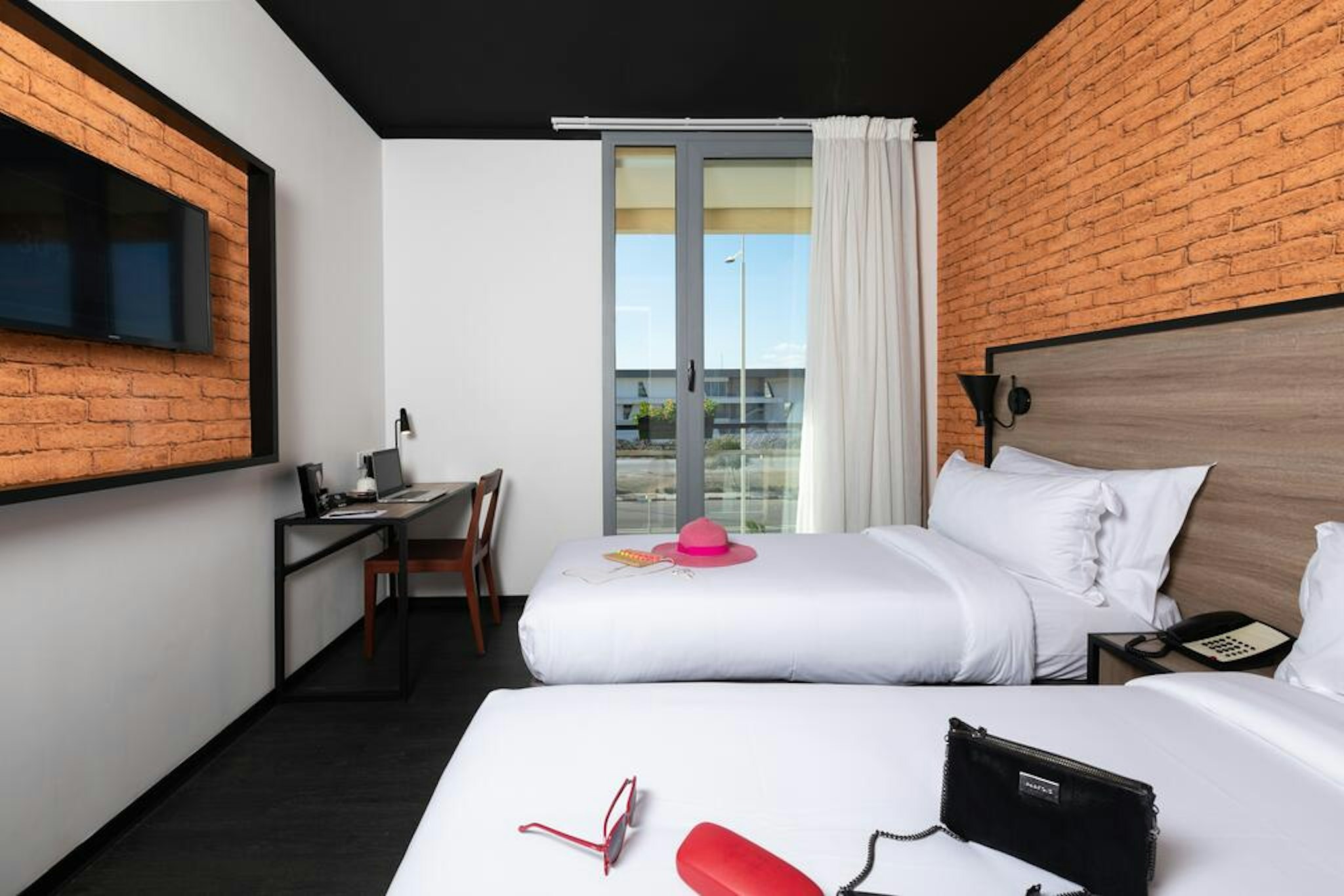 ROOM, TWIN BEDS, BALCONY