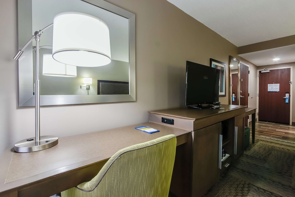 Hampton Inn Dickson 29/33