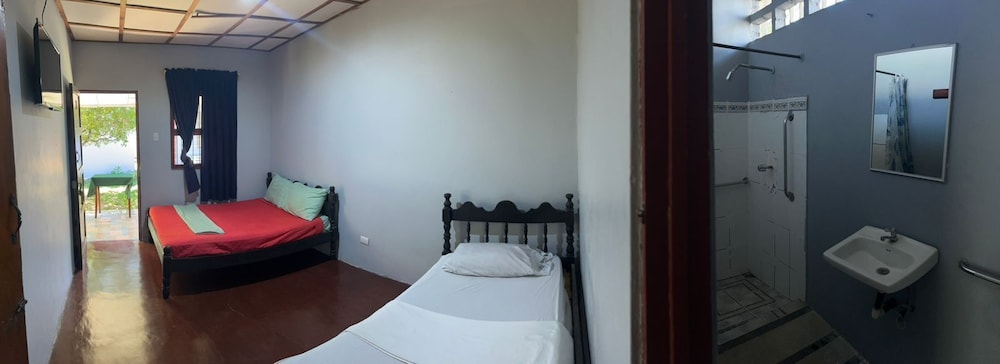 Basic, Twin Beds