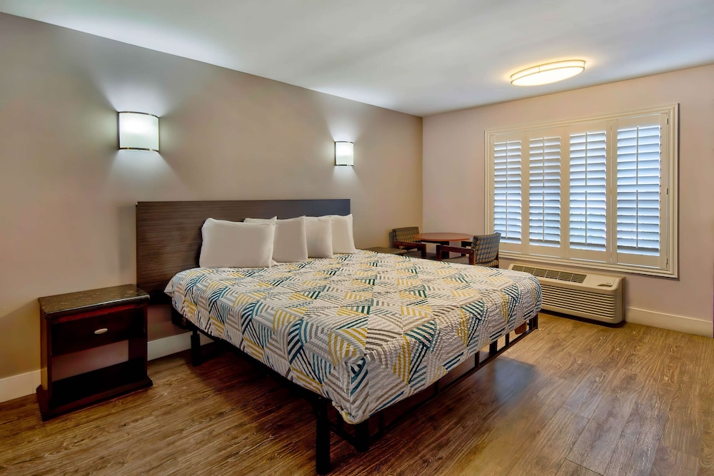 Motel6 Inglewood, CA 31/54