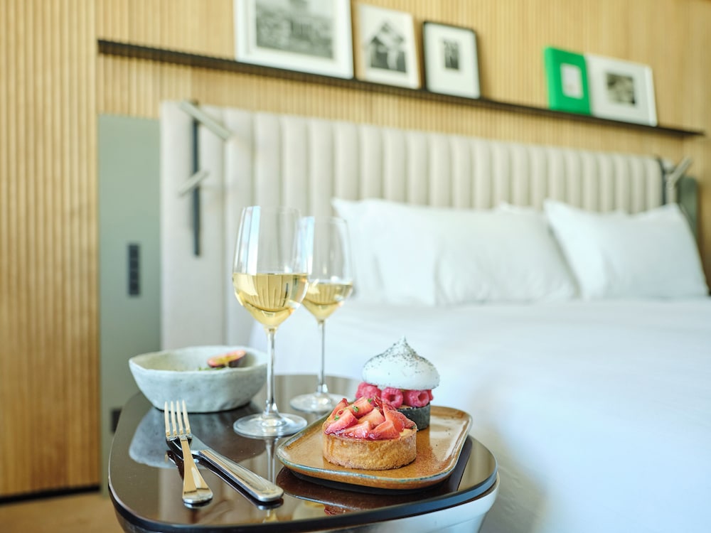 Hotel Dame des Arts 34/50