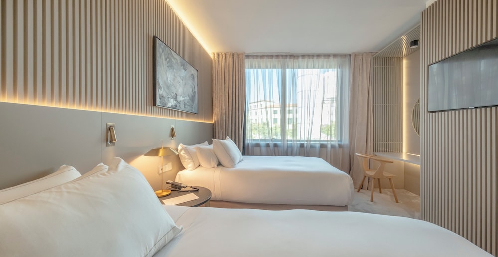 PREMIUM, TWIN BEDS