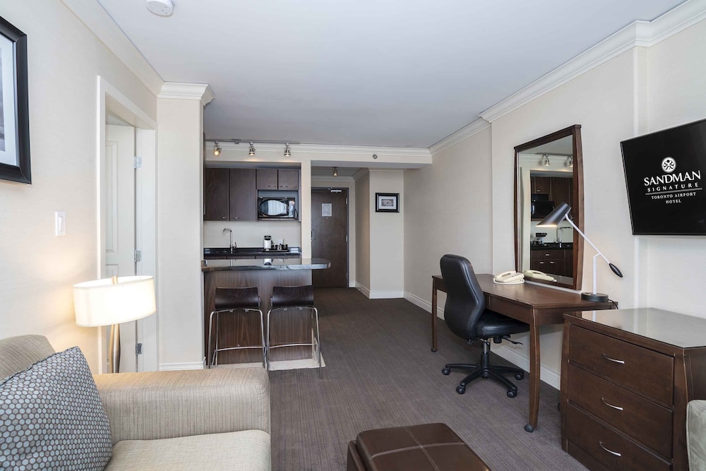 Sandman Signature Toronto Airport Hotel 29/41