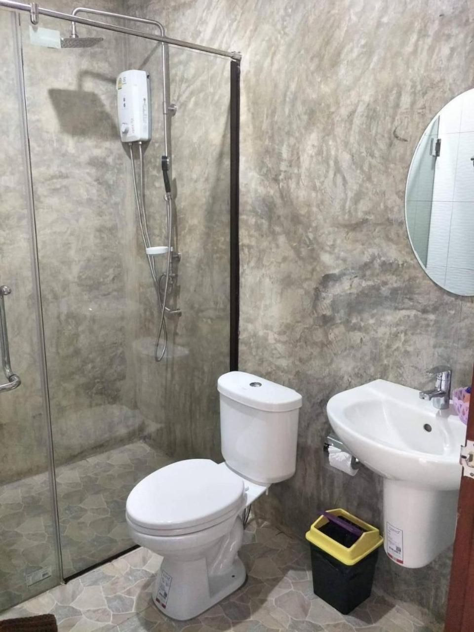 The Aireen Hotel 39/41