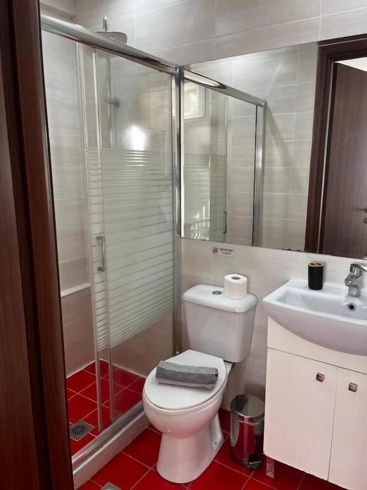 City Plaza Apartments and Rooms 44/49