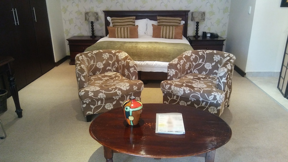 Lourie Lodge 28/50
