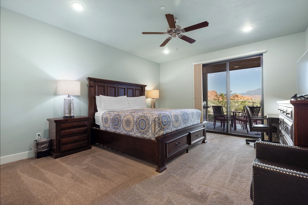 2 Bedrooms, Condo, 1 King and 2 Queen Beds, Golf Course View