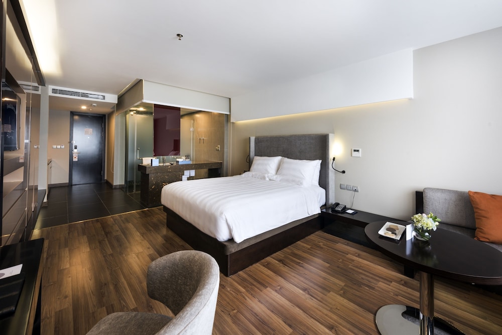 Novotel Suites Hanoi 23/70