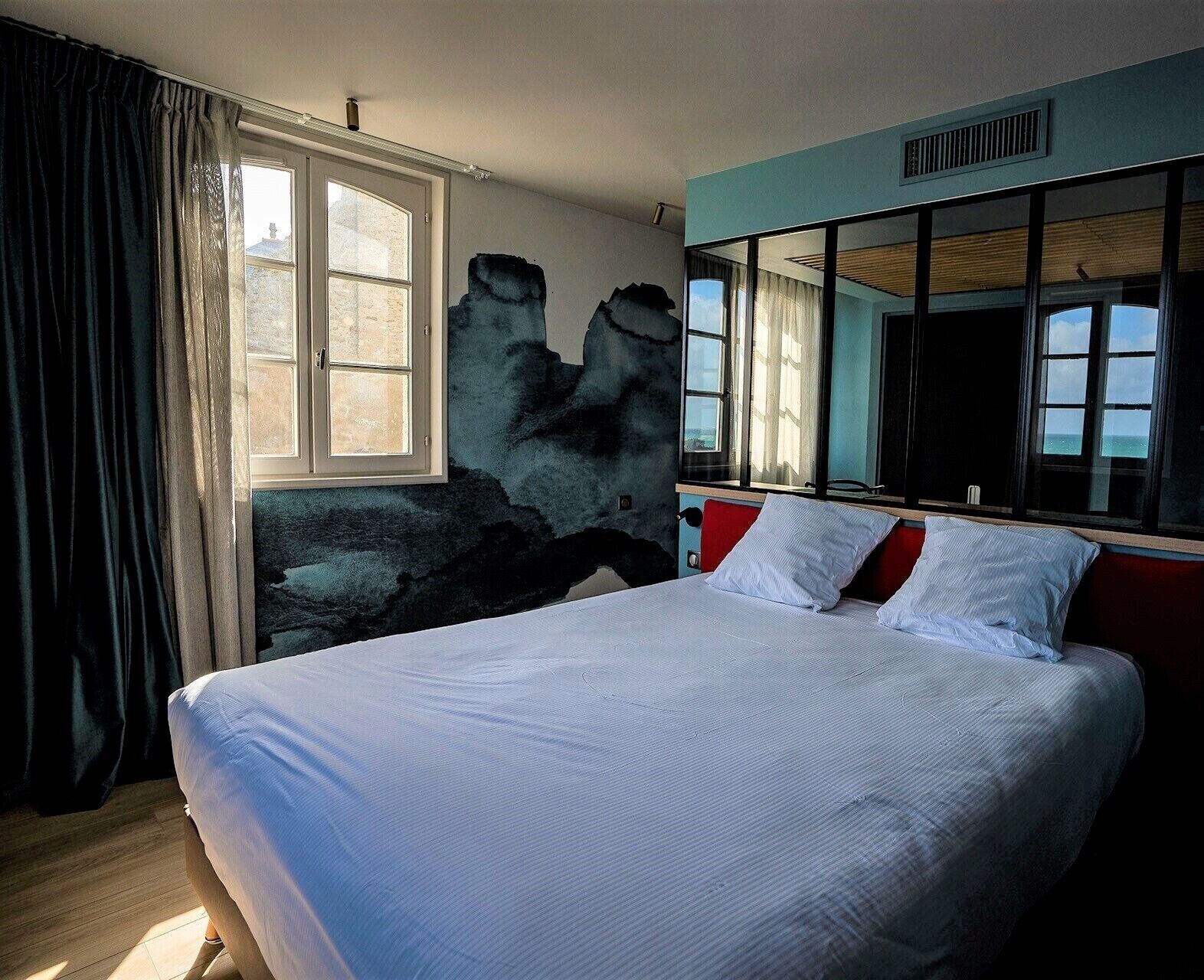 STUDIO, SUITE, SEA VIEW