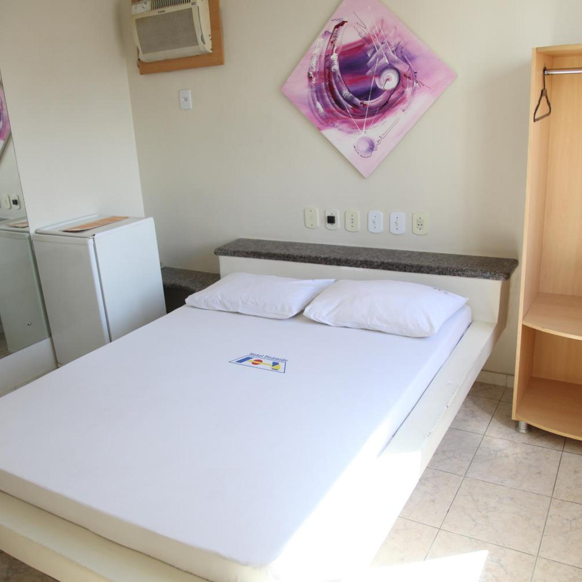 Hotel Piramide Paulo VI 17/50