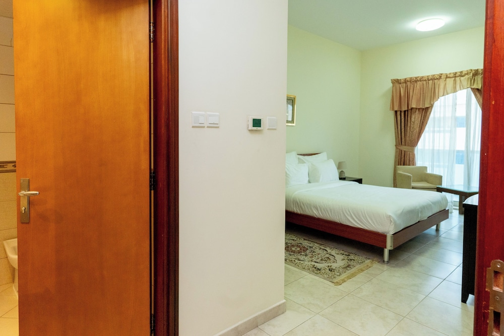Al Raya Hotel Apartments 28/63