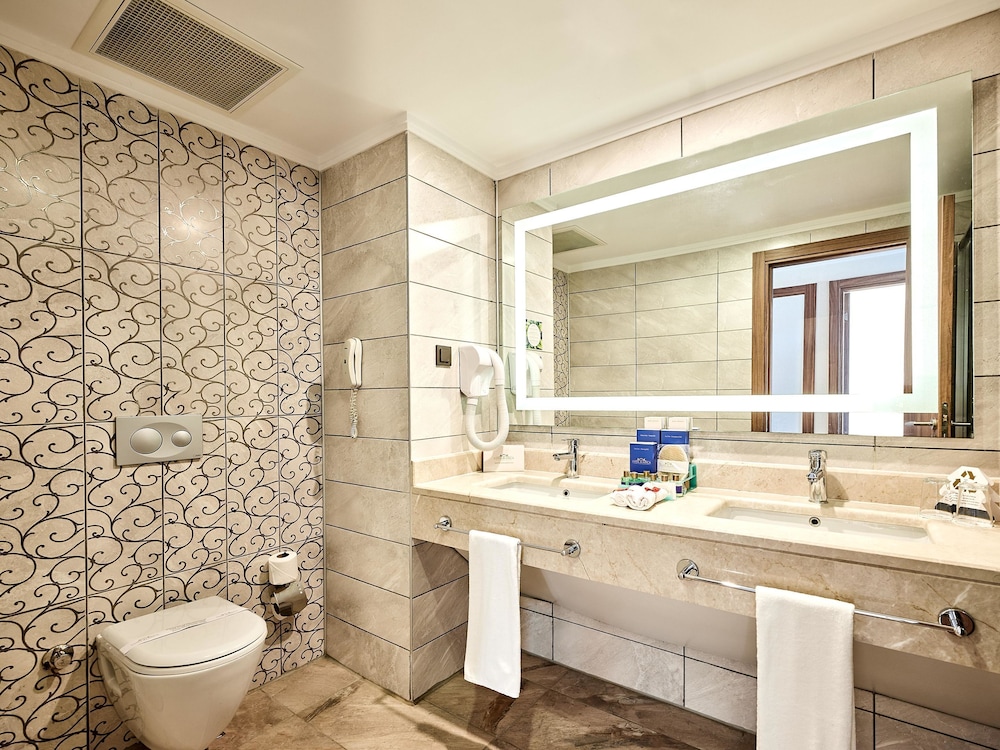 Luna Blanca Resort & Spa 49/50