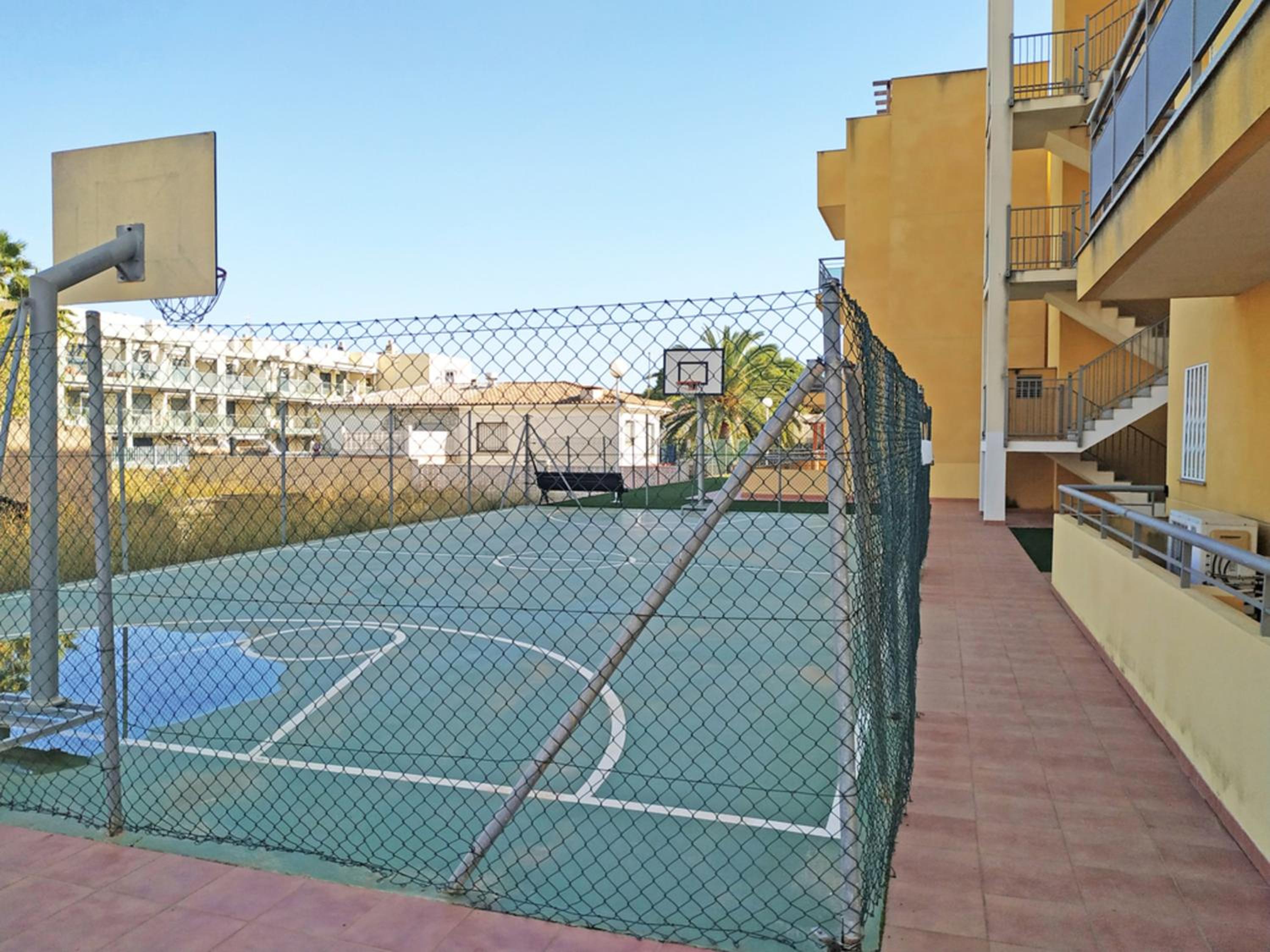 APARTAMENTOS LOS ALMENDROS 3000 8/26
