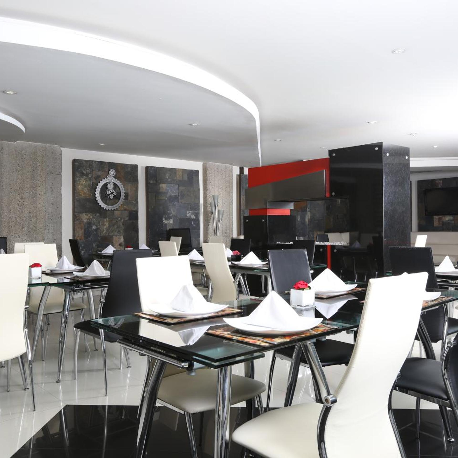 Suites 108 42/55