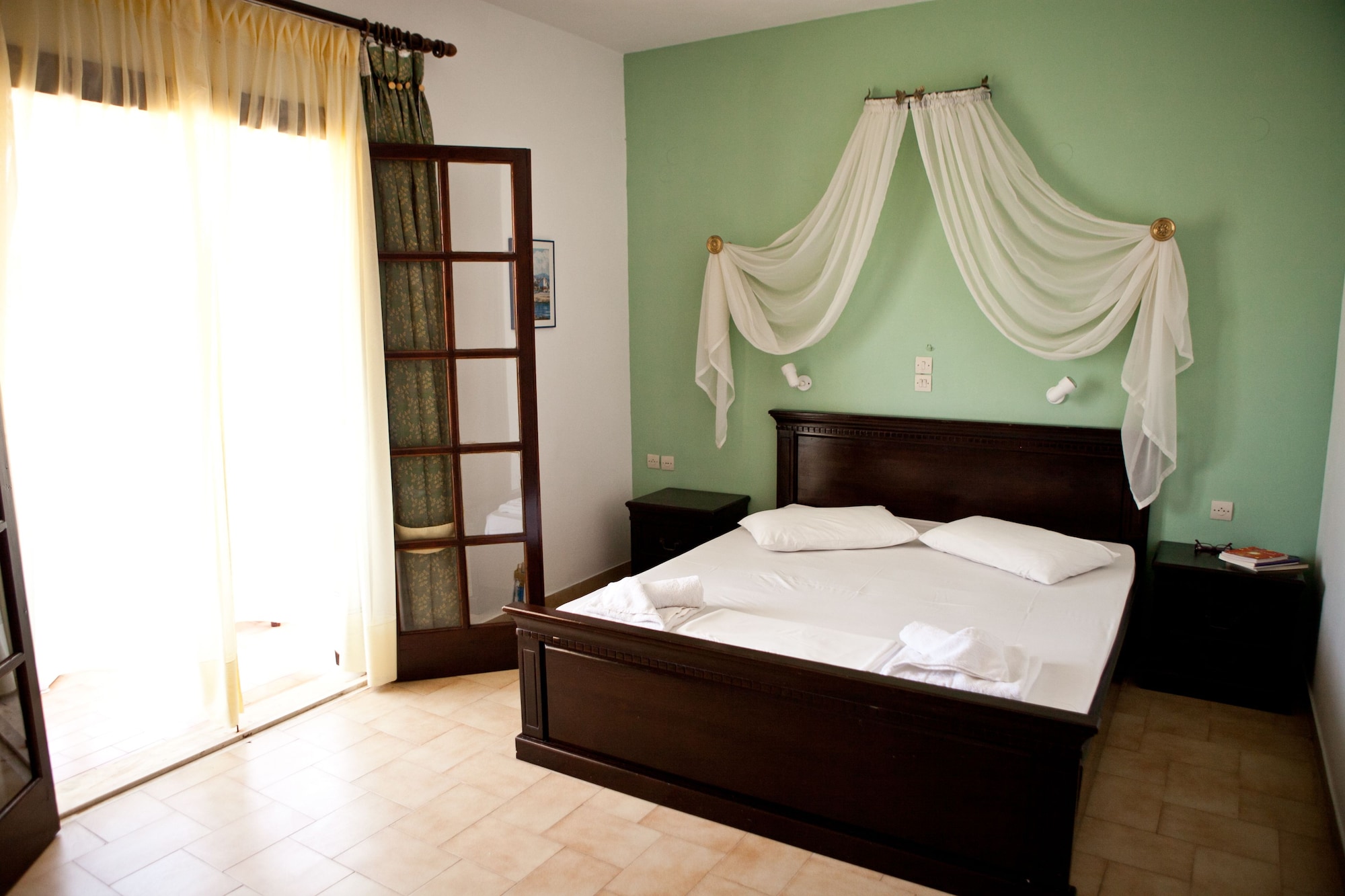 STANDARD, DOUBLE OR TWIN BED