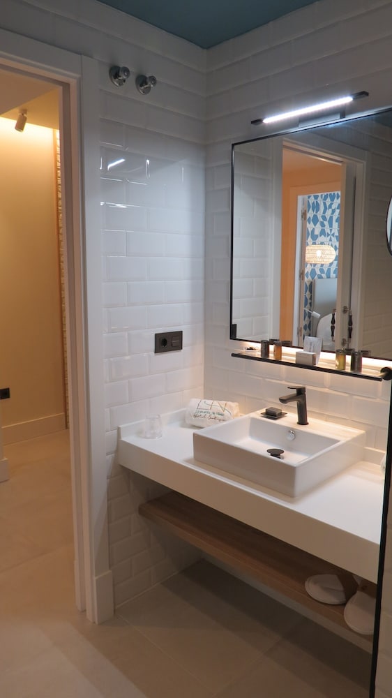 LA PUERTA DE NERJA HOSTAL BOUTIQUE 34/38